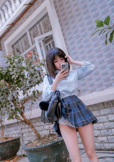 《色诱女教师》在线观看