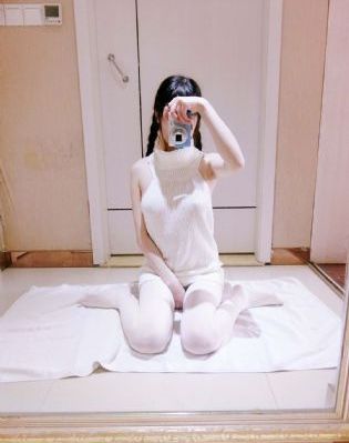 向日葵绽放的夜晚樱花